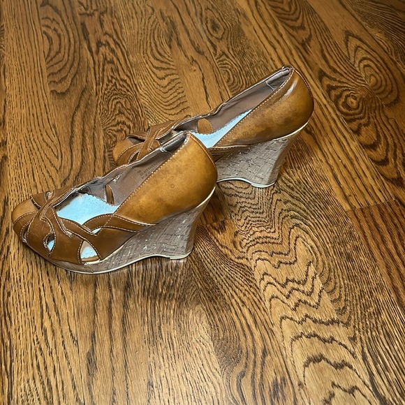 LEI women’s wedge size 6 heels - Picture 4 of 7